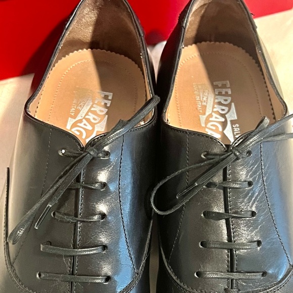 Salvatore Ferragamo Lace up Loafers. 10.5 Euro sizing. - Picture 5 of 9